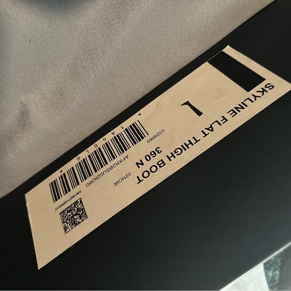 Women’s  Black Louis Vuitton OTK boots - Picture 5 of 8